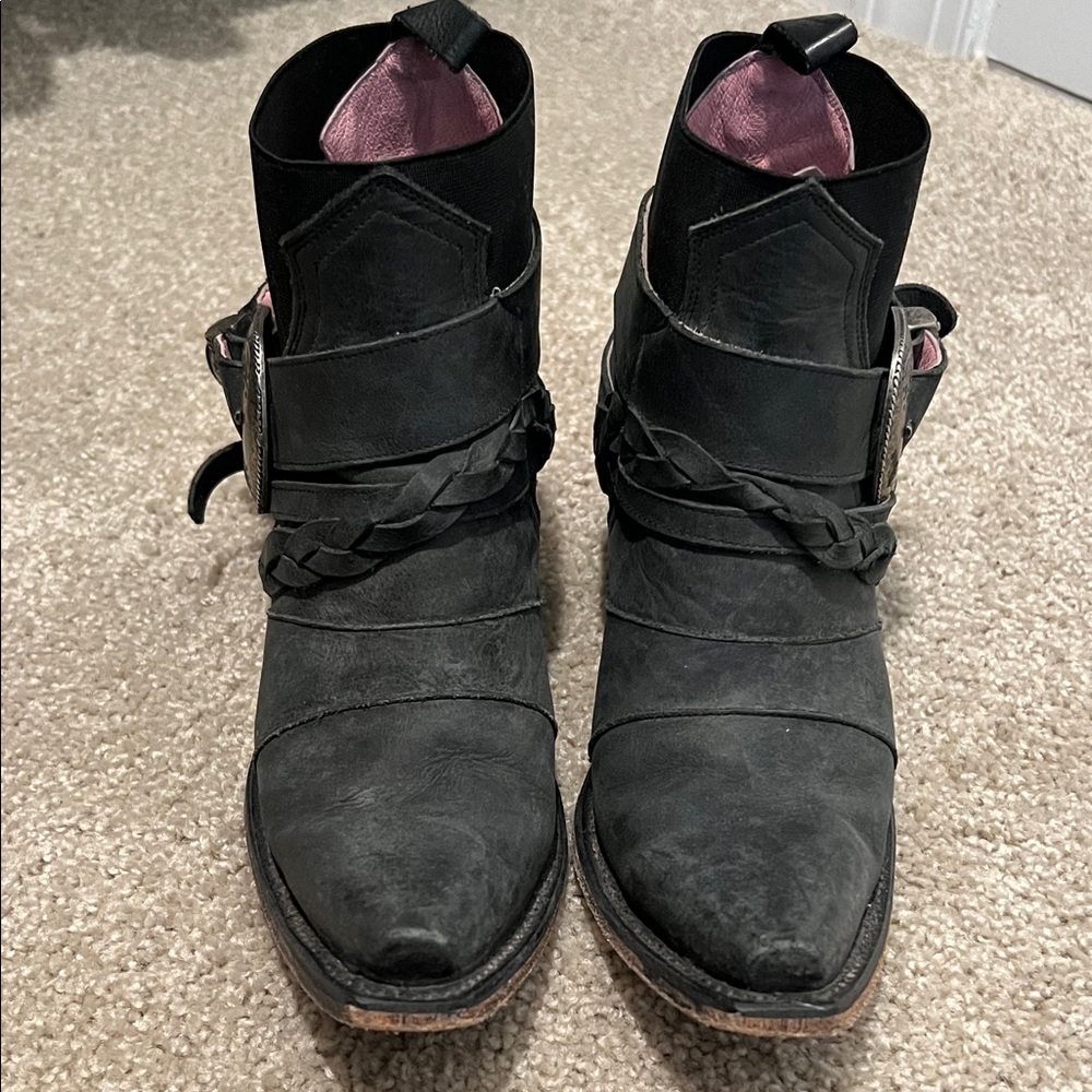 Stylish Black Ankle Boots with Braided Strap